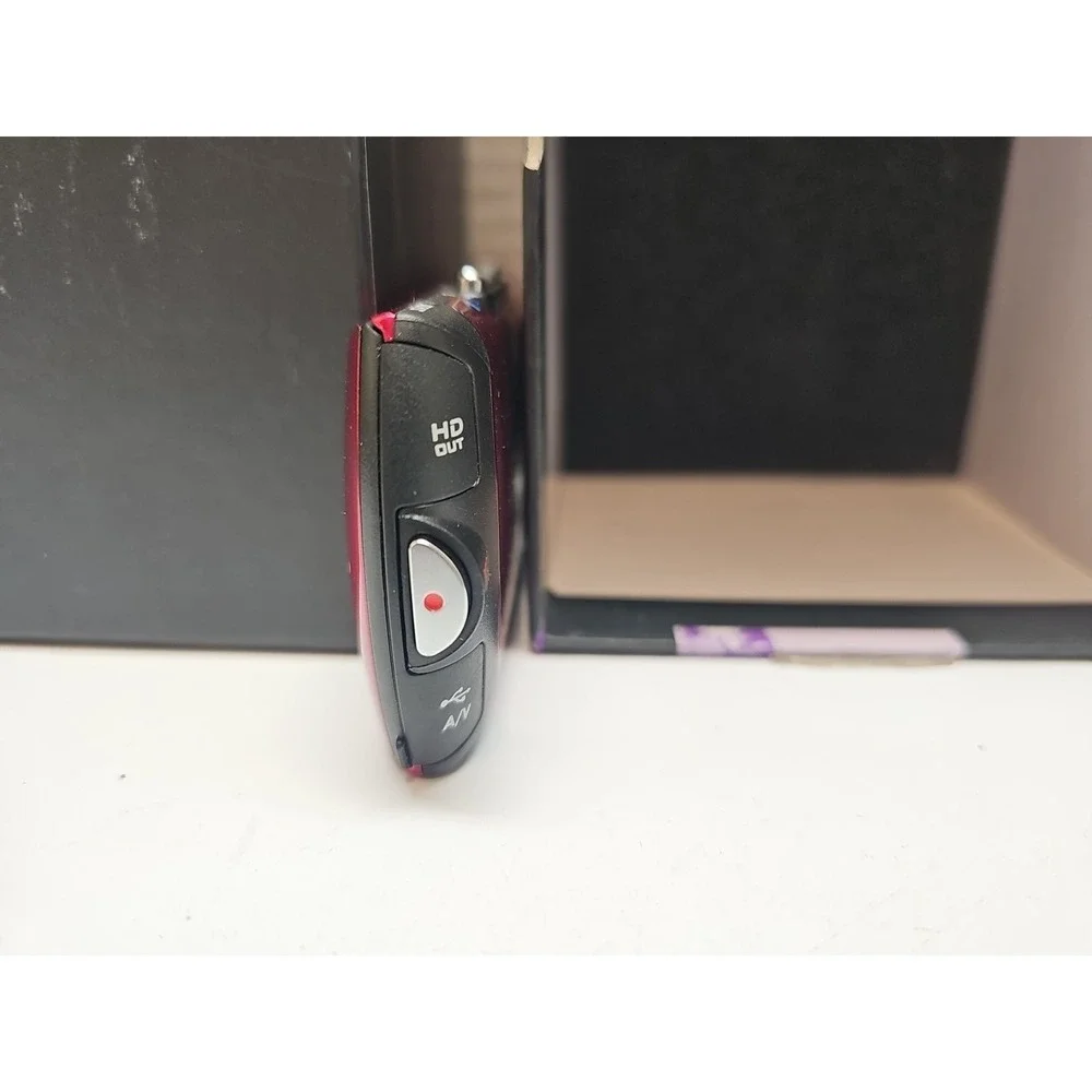 Polaroid id820 red